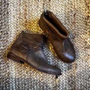 Free People 37 Brown Alamonsa Taupe Leather Strap Ankle Booties Boots